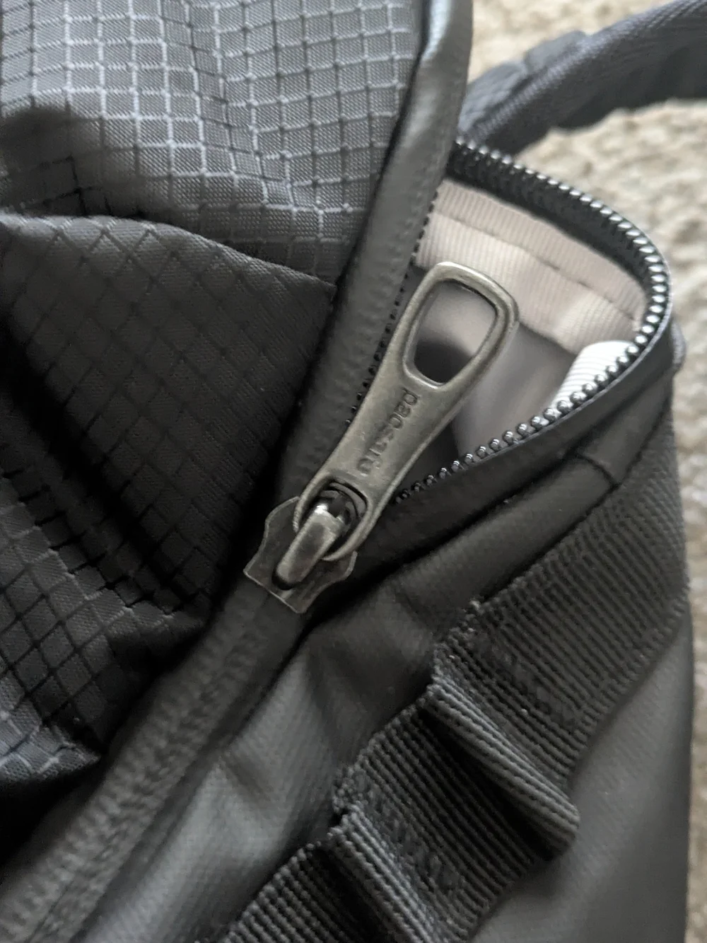 Pacsafe brand new
